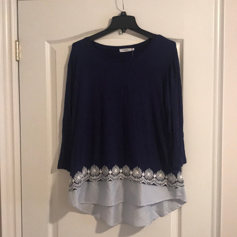 Blouse with high low detail